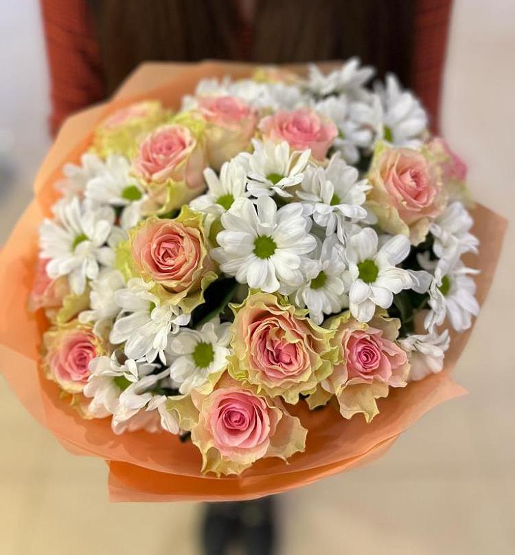 Букет цветов из: Розы и Хризантемы в Старотимашкино