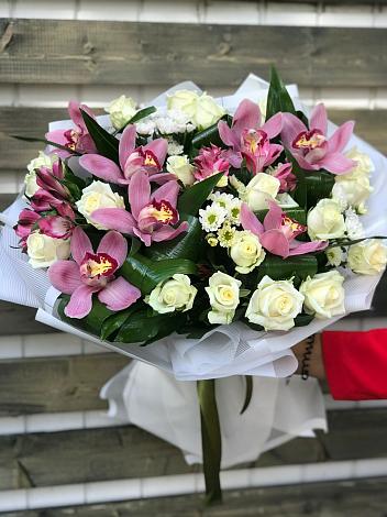 Букет цветов из: Розы и Хризантемы в Старотимашкино