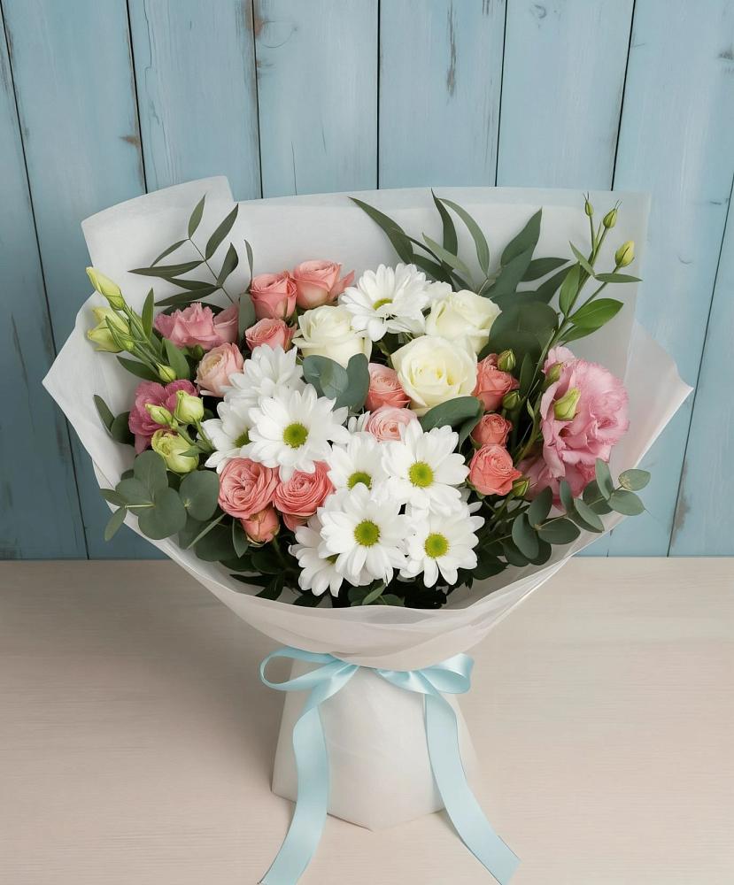 Букет цветов из: Розы, Лизиантусы и Хризантемы в Старотимашкино