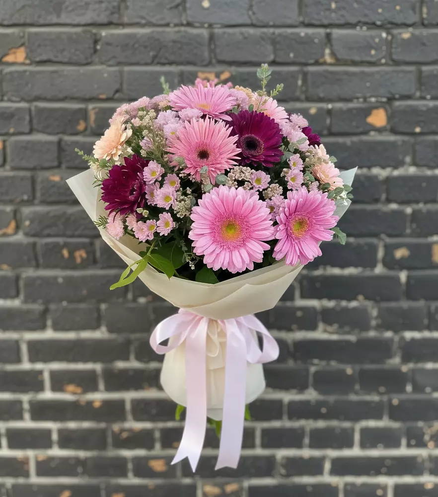 Букет цветов из: Герберы и Хризантемы в Старотимашкино