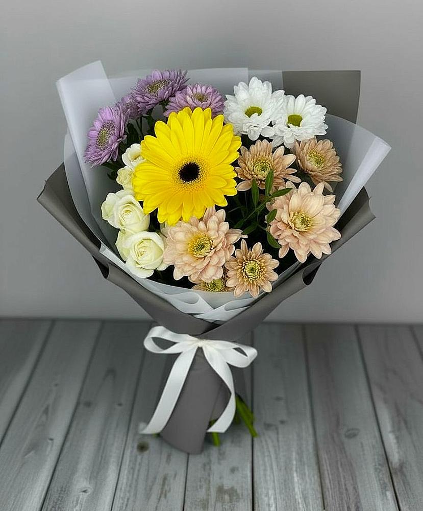 Букет цветов из: Розы, Герберы и Хризантемы в Старотимашкино