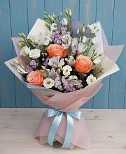 Букет цветов из:  Лизиантусы, Розы, Альстромерии и Гипсофила в Старотимашкино