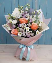 Букет цветов из:  Лизиантусы, Розы, Альстромерии и Гипсофила в Старотимашкино