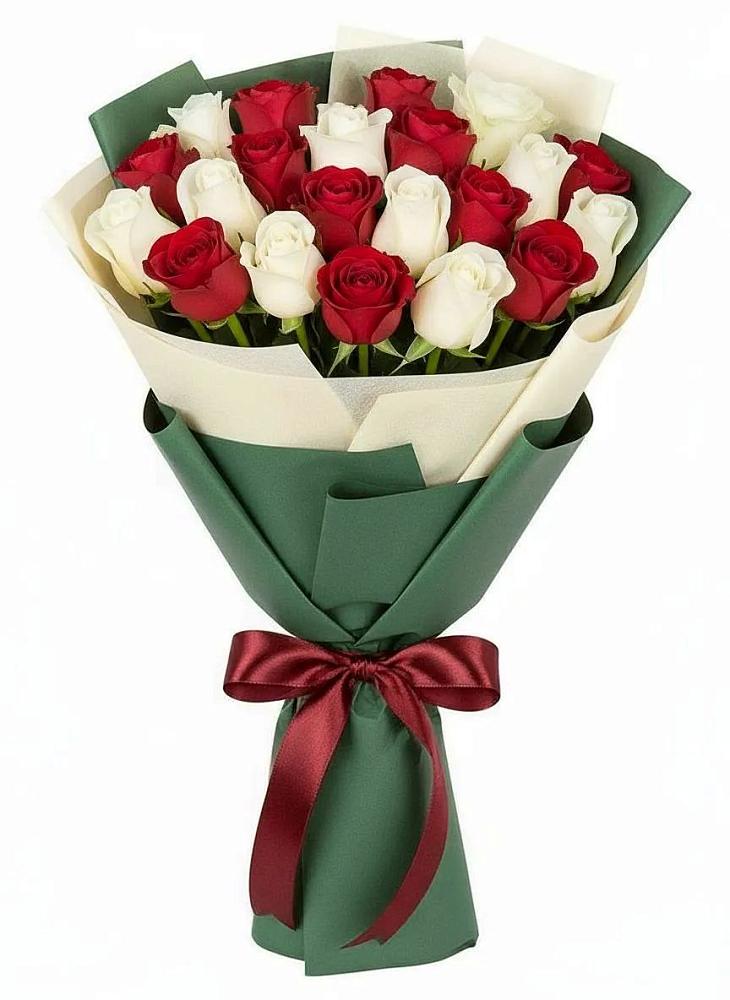 Букет Микс из красных и белых роз в Старотимашкино