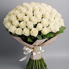 Букет 101 беля роза Белоснежка в Старотимашкино