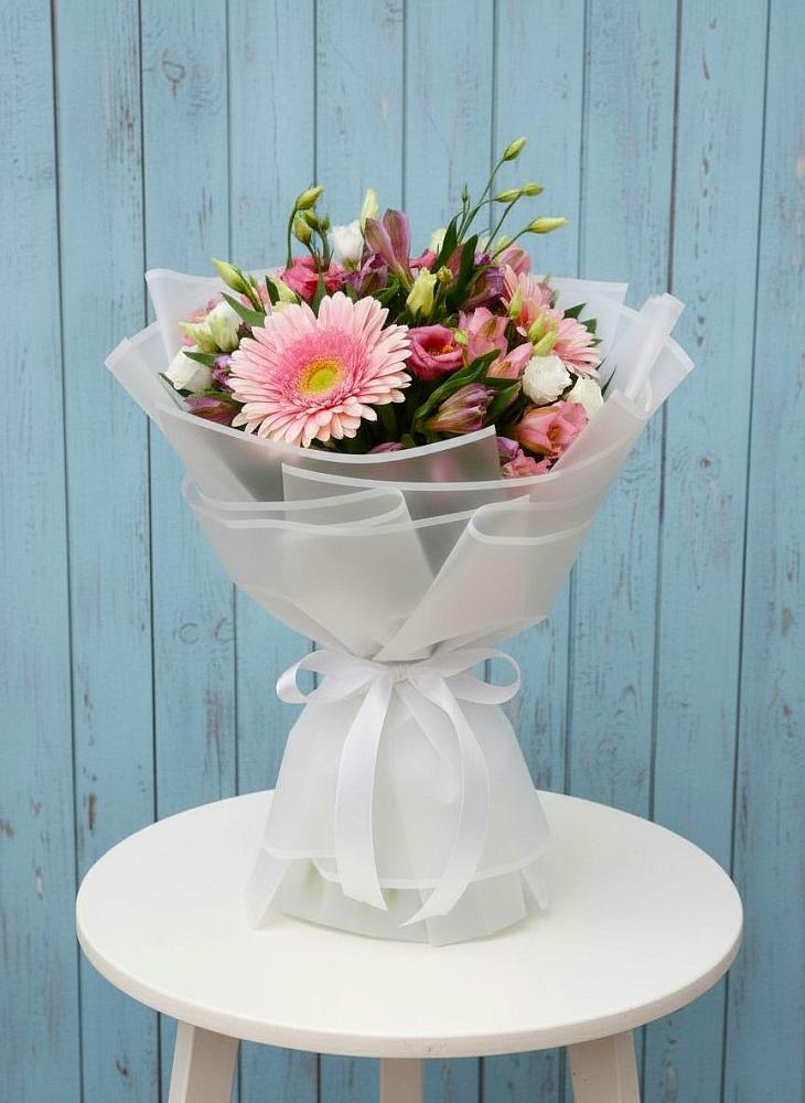 Букет цветов из: Герберы, Альстромерии и Лизиантусы в Старотимашкино