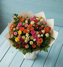 Букет Микс из разноцветных кустовых роз в Старотимашкино